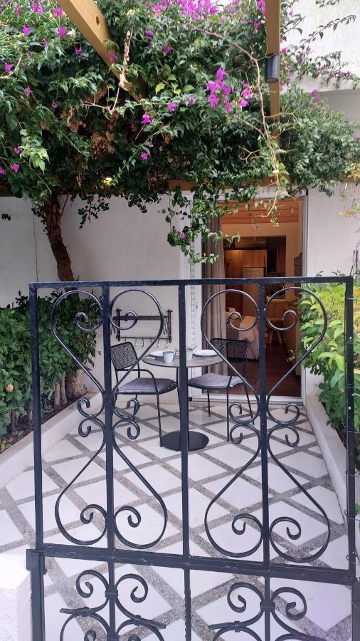 Loutraki Hidden Gem Ι Apartment Bagian luar foto