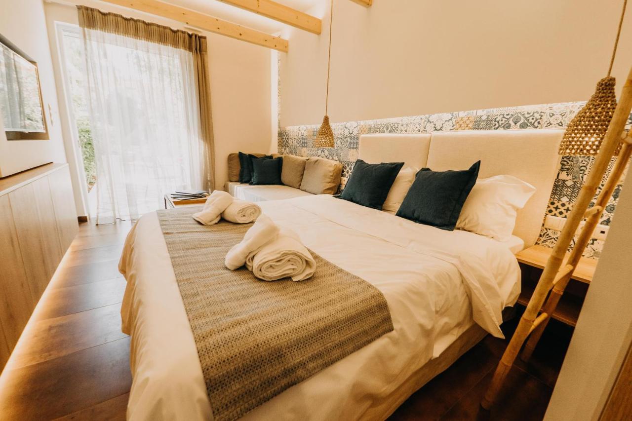 Loutraki Hidden Gem Ι Apartment Bagian luar foto