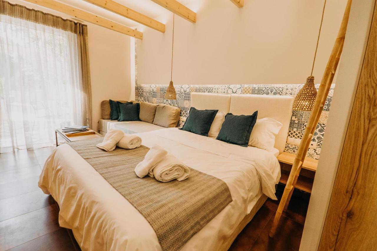 Loutraki Hidden Gem Ι Apartment Bagian luar foto