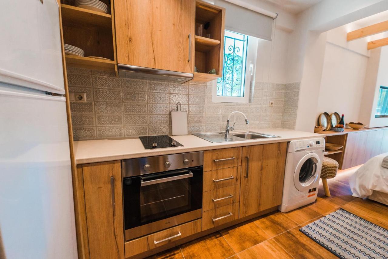 Loutraki Hidden Gem Ι Apartment Bagian luar foto